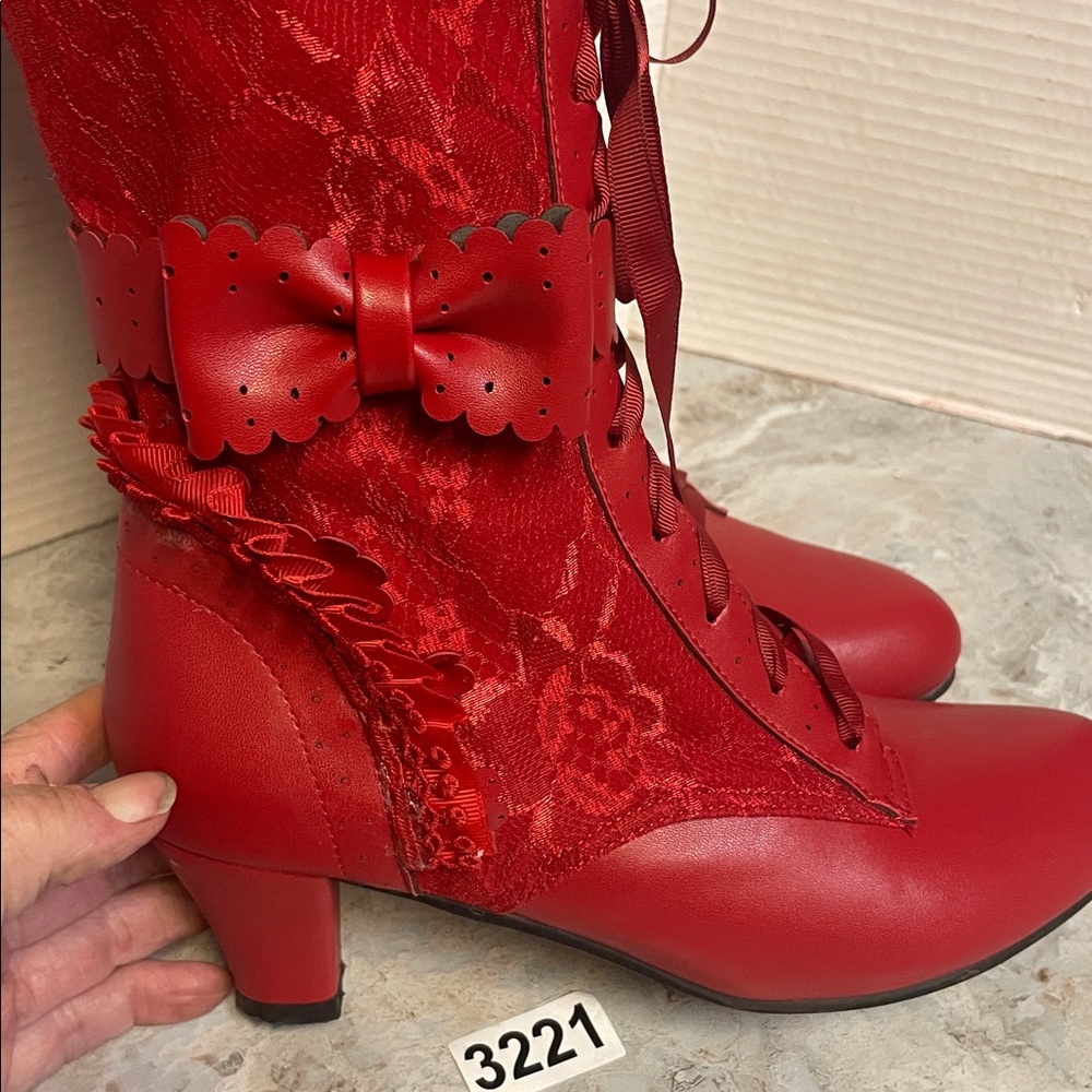 Ladies Victorian style boot - Picture 9 of 9